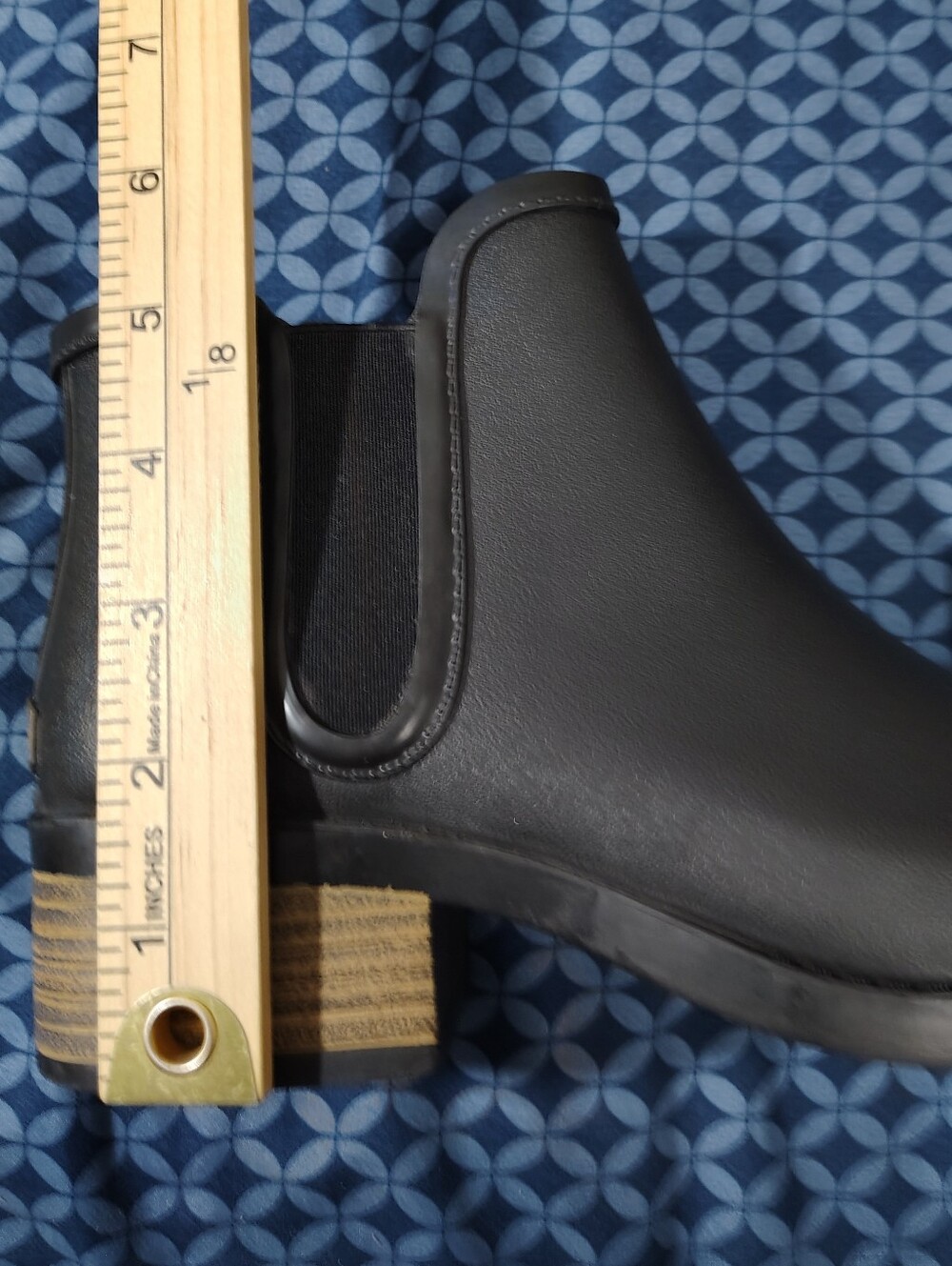 Unicare Women’s Black Rubber Chelsea Ankle Boots Pull-On Round Toe US 7 EU 37 - Picture 5 of 8